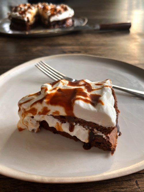 Image for article: Flourless chocolate sponge with coconut and coffee cream