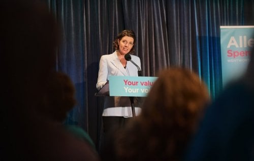 Image for article: Super stoush reveals teals’ leanings