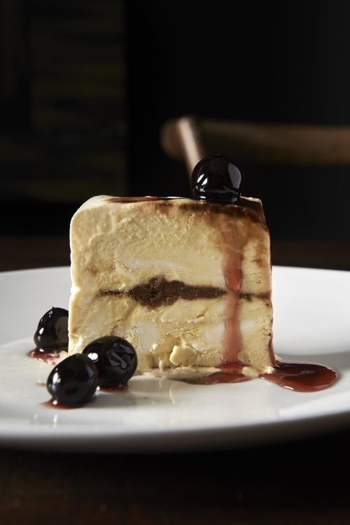 Image for article: Amaretti semifreddo