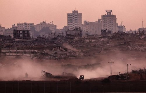 Image for article: Israel escalates Gaza strikes as  Trump touts ‘a deal next week’