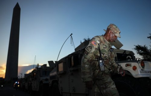 Image for article: Trump calls in the National Guard to patrol ‘unsafe’ DC